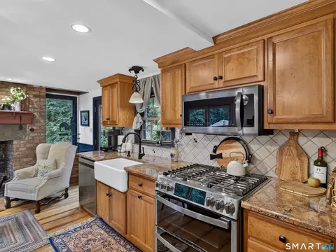 Kitchen - 41 Glen Grove Rd, Deep River, CT 06417 photo 2 of 3