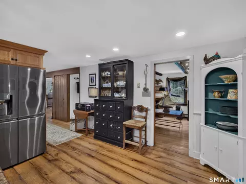 Entry Way - 41 Glen Grove Rd, Deep River, CT 06417 photo 1 of 2