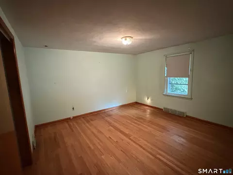 Bedroom - 21 Athol Pl, Hamden, CT 06517 photo 1 of 4