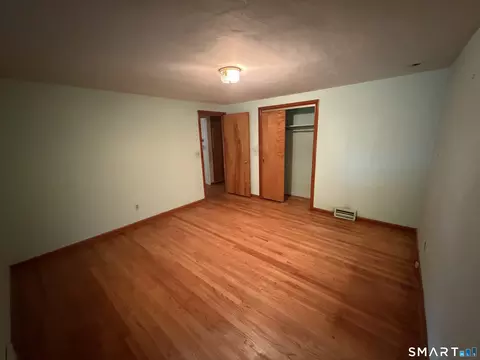 Bedroom - 21 Athol Pl, Hamden, CT 06517 photo 2 of 4
