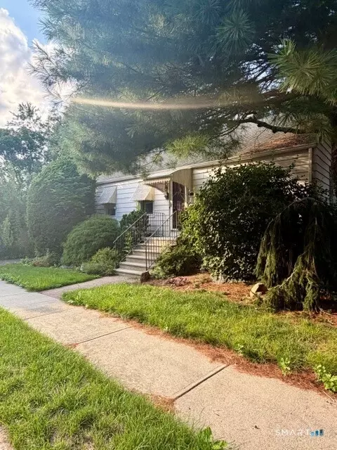 Exterior - 21 Athol Pl, Hamden, CT 06517 photo 2 of 2