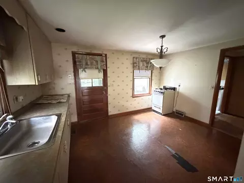 Kitchen - 21 Athol Pl, Hamden, CT 06517 photo 2 of 2