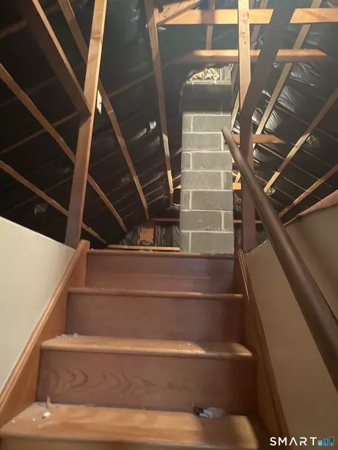 Entry Way - 21 Athol Pl, Hamden, CT 06517 photo 1 of 3