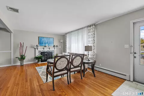 Entry Way - 6 Smith Ave, Waterbury, CT 06708 photo 1 of 1