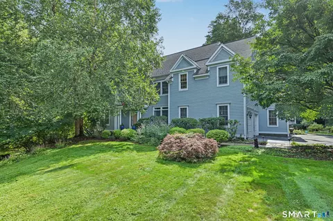 79 Cross Country Trl, Stamford, CT 06903