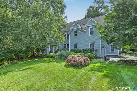 79 Cross Country Trl, Stamford, CT 06903