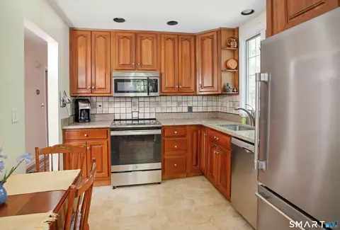 Kitchen - 85 Mountain Rd, Redding, CT 06896 photo 1 of 2