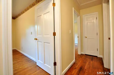 Entry Way - 27 Scott Rd, Prospect, CT 06712 photo 4 of 7