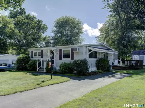 19 Phoenix Rd, Colchester, CT 06415