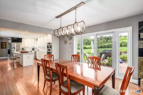 Dining - 490 Cutlers Farm Rd, Monroe, CT 06468 photo 4 of 5