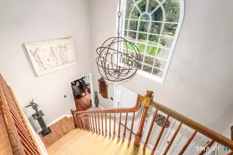 Entry Way - 490 Cutlers Farm Rd, Monroe, CT 06468 photo 2 of 2
