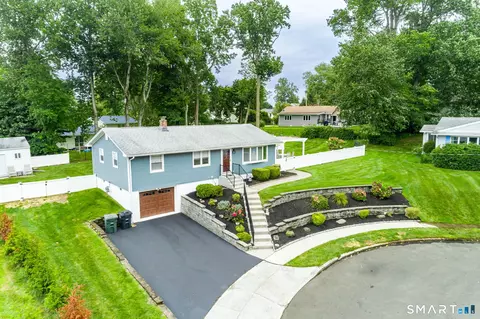 162 Cornflower Dr, Milford, CT 06460