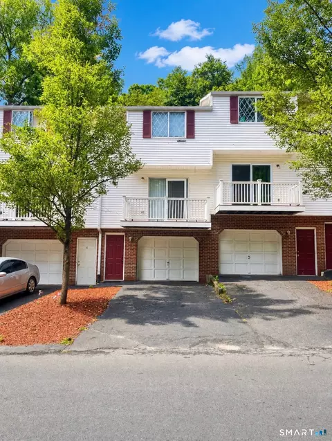 152 Lincoln St #19, Waterbury, CT 06710