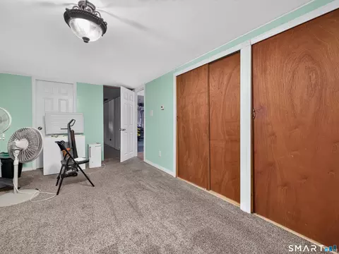 Bedroom - 14 Brookside Ln, Groton, CT 06340 photo 4 of 5