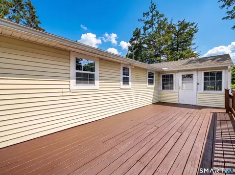 Exterior - 14 Brookside Ln, Groton, CT 06340 photo 3 of 11