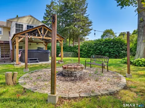 Exterior - 14 Brookside Ln, Groton, CT 06340 photo 10 of 11
