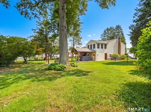 Exterior - 14 Brookside Ln, Groton, CT 06340 photo 7 of 11