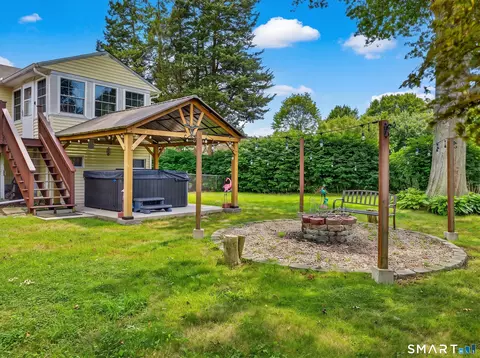 Exterior - 14 Brookside Ln, Groton, CT 06340 photo 6 of 11
