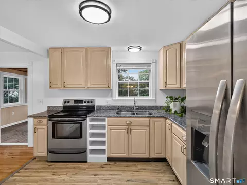 Kitchen - 14 Brookside Ln, Groton, CT 06340 photo 4 of 4