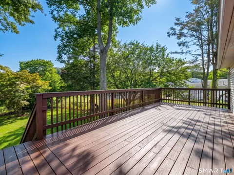 Exterior - 14 Brookside Ln, Groton, CT 06340 photo 4 of 11