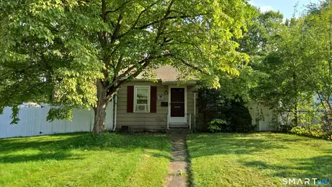 17 Canterbury St, East Hartford, CT 06118