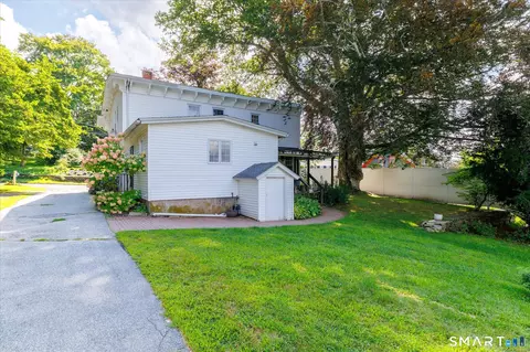Exterior - 1015 North Rd, Killingly, CT 06239 photo 7 of 10