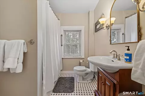 Bath - 1015 North Rd, Killingly, CT 06239 photo 2 of 3