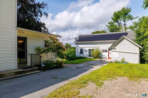 Exterior - 1015 North Rd, Killingly, CT 06239 photo 3 of 10