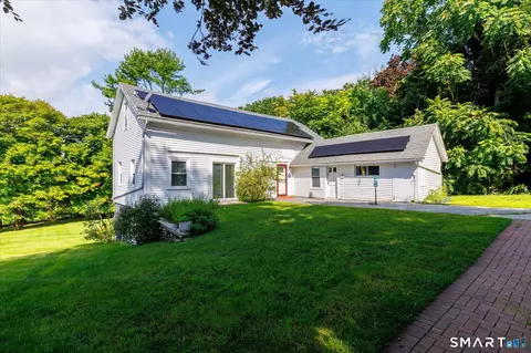 Exterior - 1015 North Rd, Killingly, CT 06239 photo 5 of 10