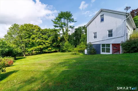 Exterior - 1015 North Rd, Killingly, CT 06239 photo 8 of 10