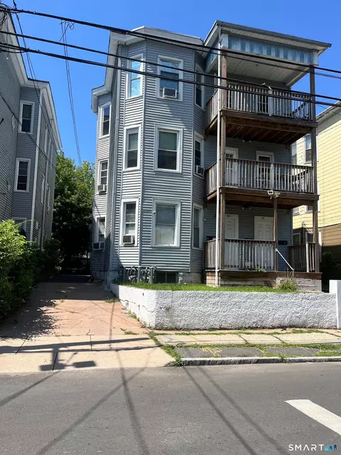 33-35 Amity St, Hartford, CT 06106