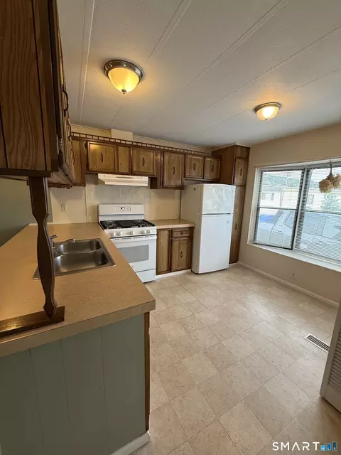 10 Third St, Beacon Falls, CT 06403 photo 3