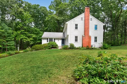 21 Musket Trl, Simsbury, CT 06070