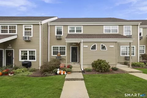 1231 Washington St #12, Middletown, CT 06457