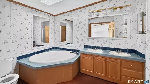 Bath - 6 Circle Dr, Windham, CT 06256 photo 2 of 3