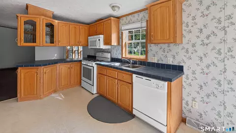 Kitchen - 6 Circle Dr, Windham, CT 06256 photo 4 of 9