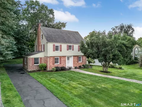 101 Ridgewood Rd, West Hartford, CT 06107