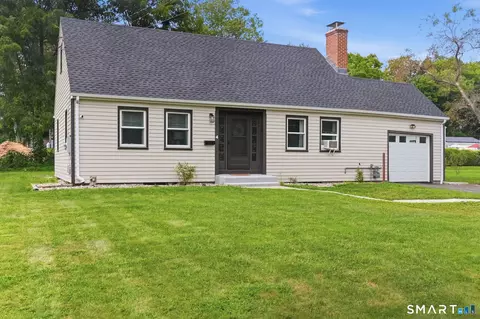 Exterior - 4 Wicklow St, Windsor Locks, CT 06096 photo 2 of 6