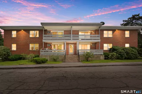 104 Oakwood Ave #B7, West Hartford, CT 06119