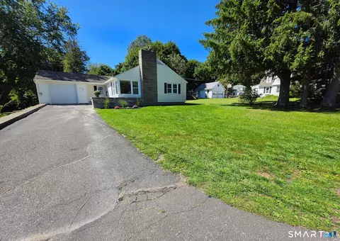 48 Center St, Watertown, CT 06795
