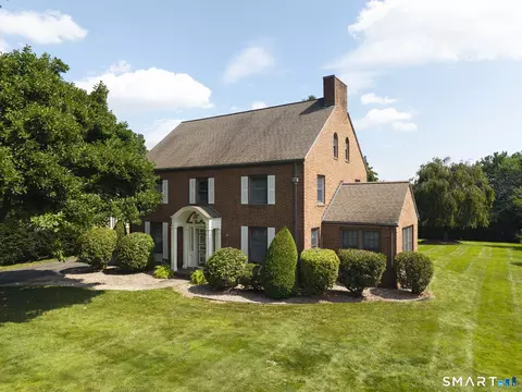 Exterior - 676 Ridge Rd, Wethersfield, CT 06109 photo 8 of 8