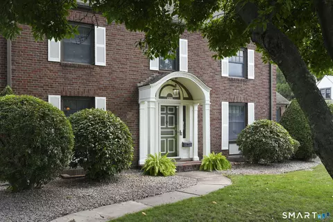 Exterior - 676 Ridge Rd, Wethersfield, CT 06109 photo 2 of 8