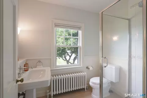 Bath - 676 Ridge Rd, Wethersfield, CT 06109 photo 3 of 3