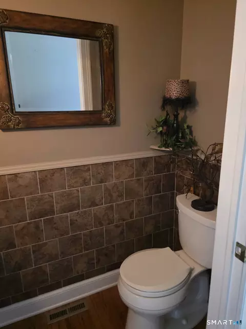 Bath - 100 Frederick Dr, Coventry, CT 06238 photo 6 of 7