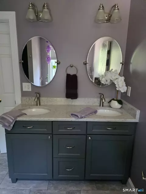 Bath - 100 Frederick Dr, Coventry, CT 06238 photo 5 of 7
