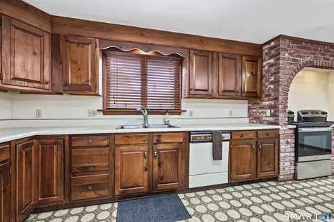 Kitchen - 232 Lakeside Blvd E, Waterbury, CT 06708 photo 2 of 2