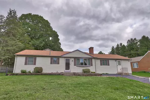 Exterior - 232 Lakeside Blvd E, Waterbury, CT 06708 photo 7 of 9