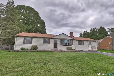 Exterior - 232 Lakeside Blvd E, Waterbury, CT 06708 photo 9 of 9