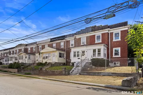 302 Dover St, Bridgeport, CT 06610