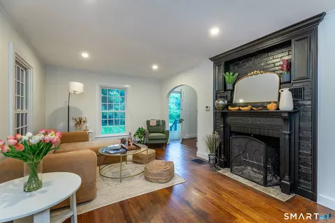 Living - 16 River Rd, Sharon, CT 06069 photo 1 of 2